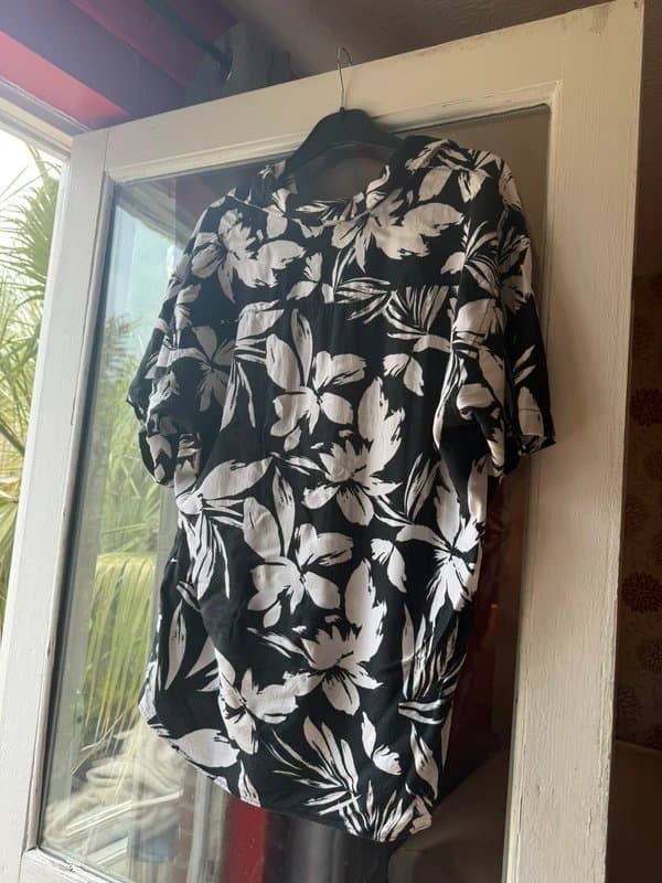 ASOS Men’s black and white floral buttoned shirt