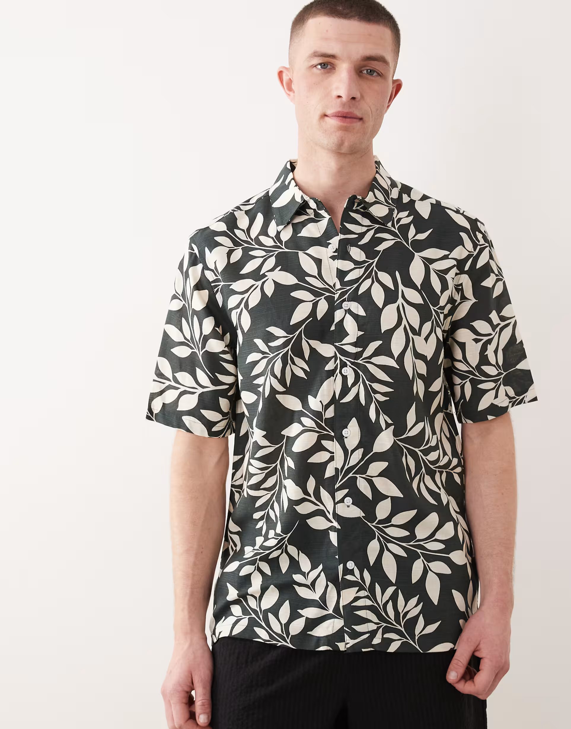 ASOS ONLY & SONS linen blend short sleeve shirt in dark green leaf print - 1