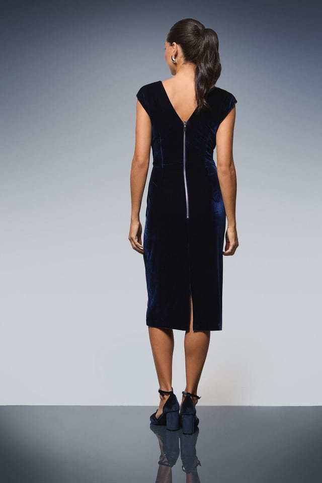 Wallis Wallis Women's Occasion Velvet Twist Pencil Dress in Navy - 3