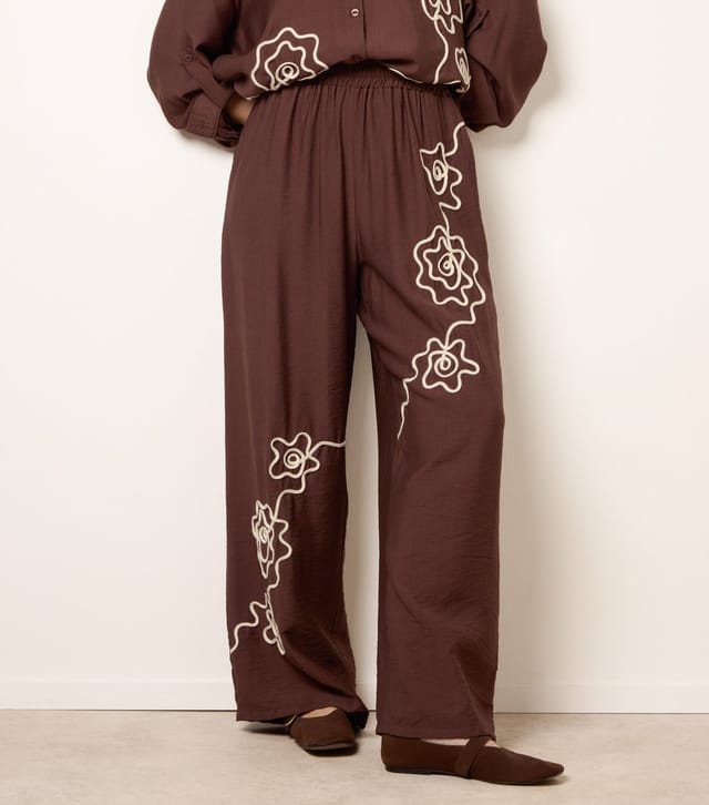 Blue Vanilla Women's Dark Brown Floral Embroidered Trousers Blue Vanilla New Look - 2