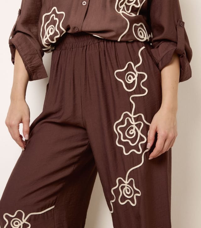 Blue Vanilla Women's Dark Brown Floral Embroidered Trousers Blue Vanilla New Look - 3