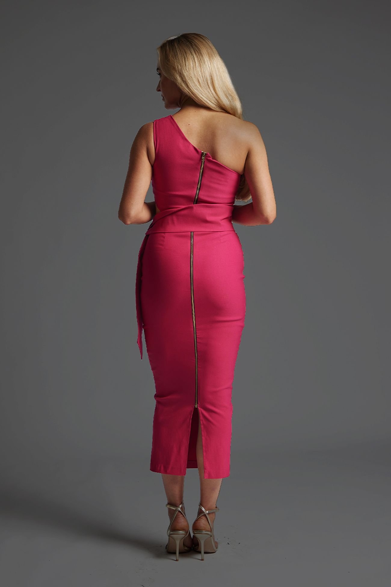 Vesper Vesper Women's One Shoulder Midaxi Dress with Belt in Cerise - 4