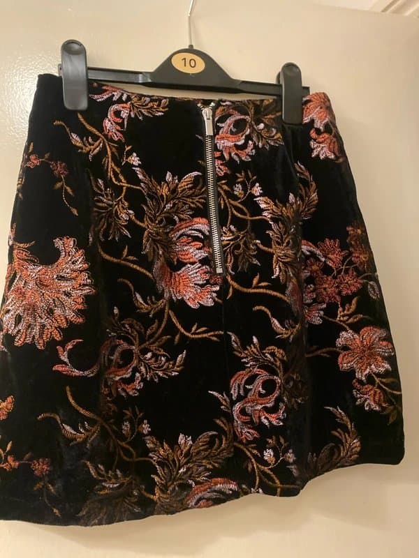 New Look New Look Gorgeous Velvet feeling high waisted mini skirt