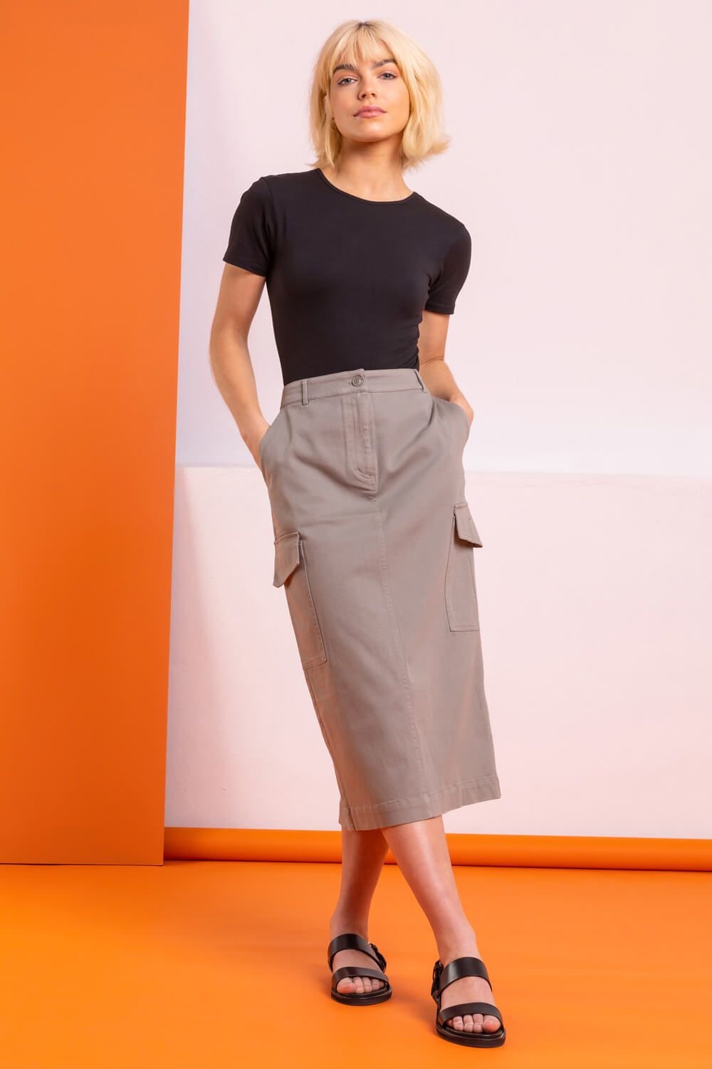 Dusk Dusk Women's Pocket Detail Utility Skirt in Khaki - 3