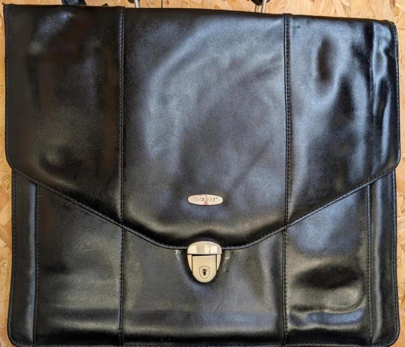 Tech air Tech Air Quality Leather Black 16" Messenger Bag Medium Briefcase Satchel Book