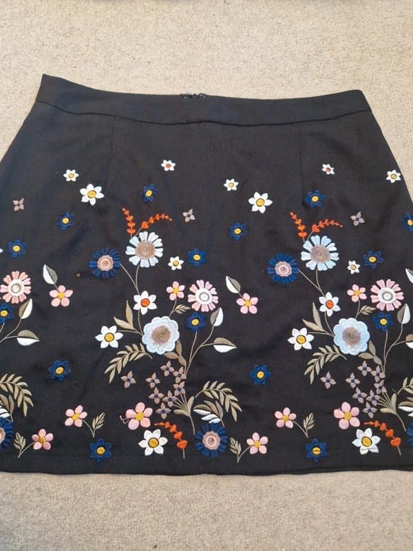 New Look Skirt with embroidered flowers size 14