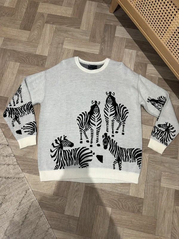 ASOS Asos Design Oversized Zebra Knit Jumper/ Sweater Size Small