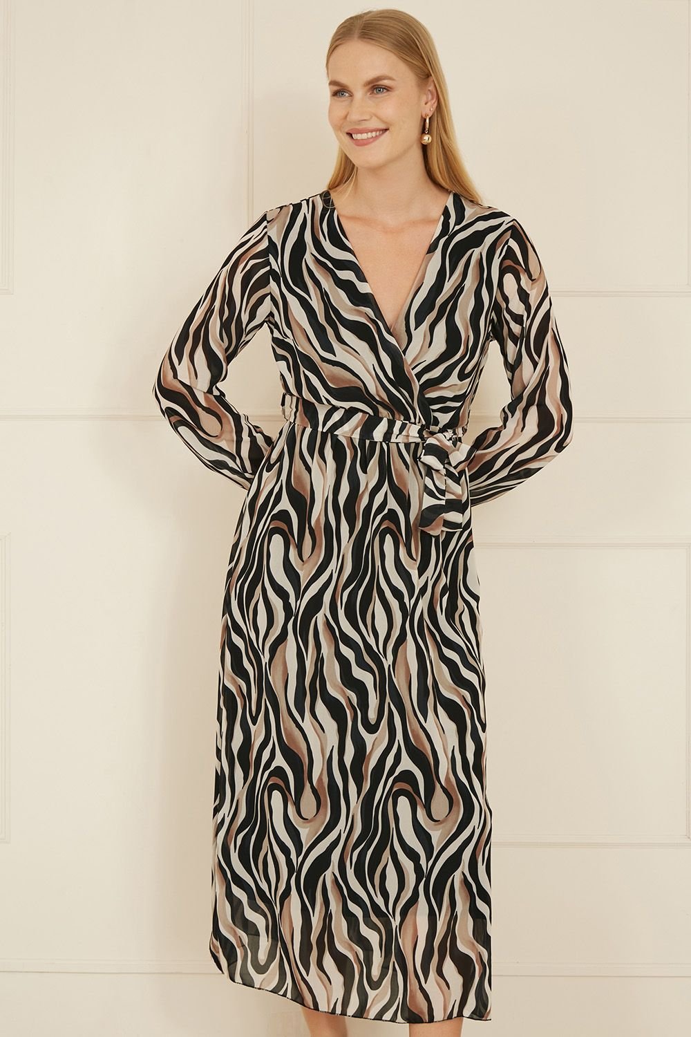 Yumi Yumi Women's Brown Animal Swirl Midi Wrap Dress in Black - 2