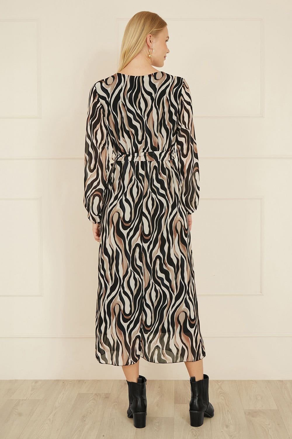 Yumi Yumi Women's Brown Animal Swirl Midi Wrap Dress in Black - 4