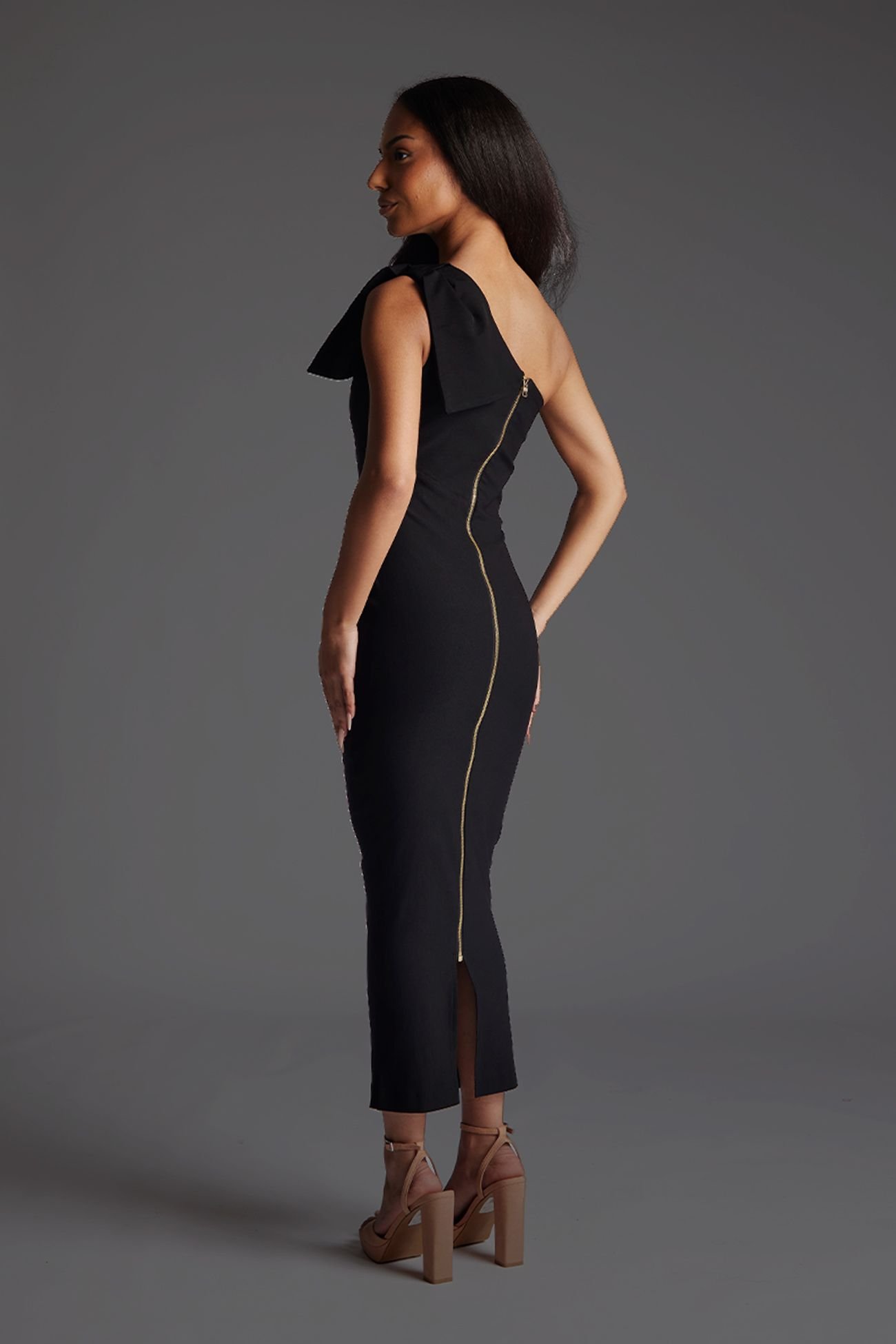 Vesper Vesper Women's One Shoulder Bow Detail Bodycon Midaxi Dress in Black - 3