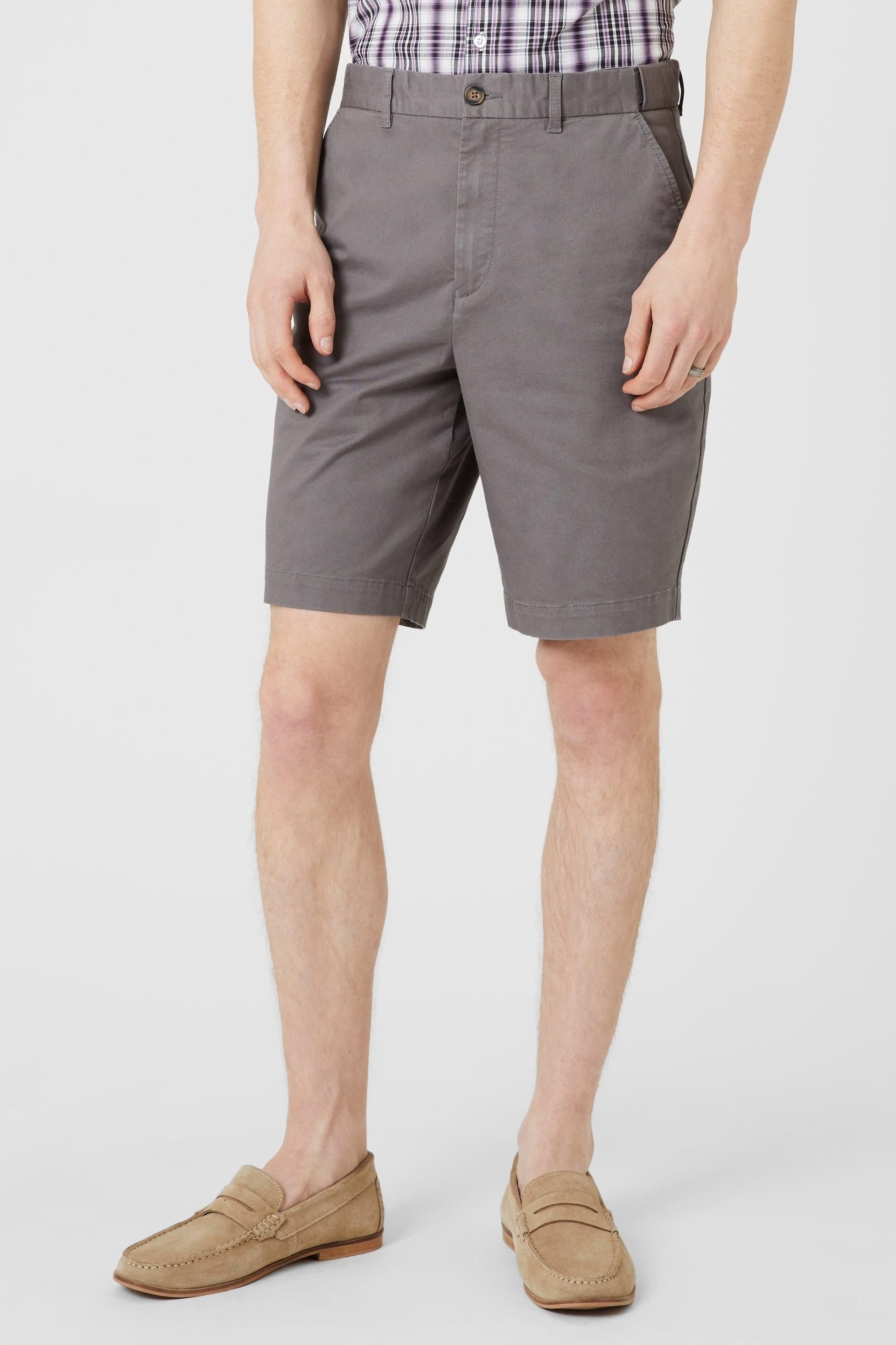 Maine Men's Premium Chino Short In Grey