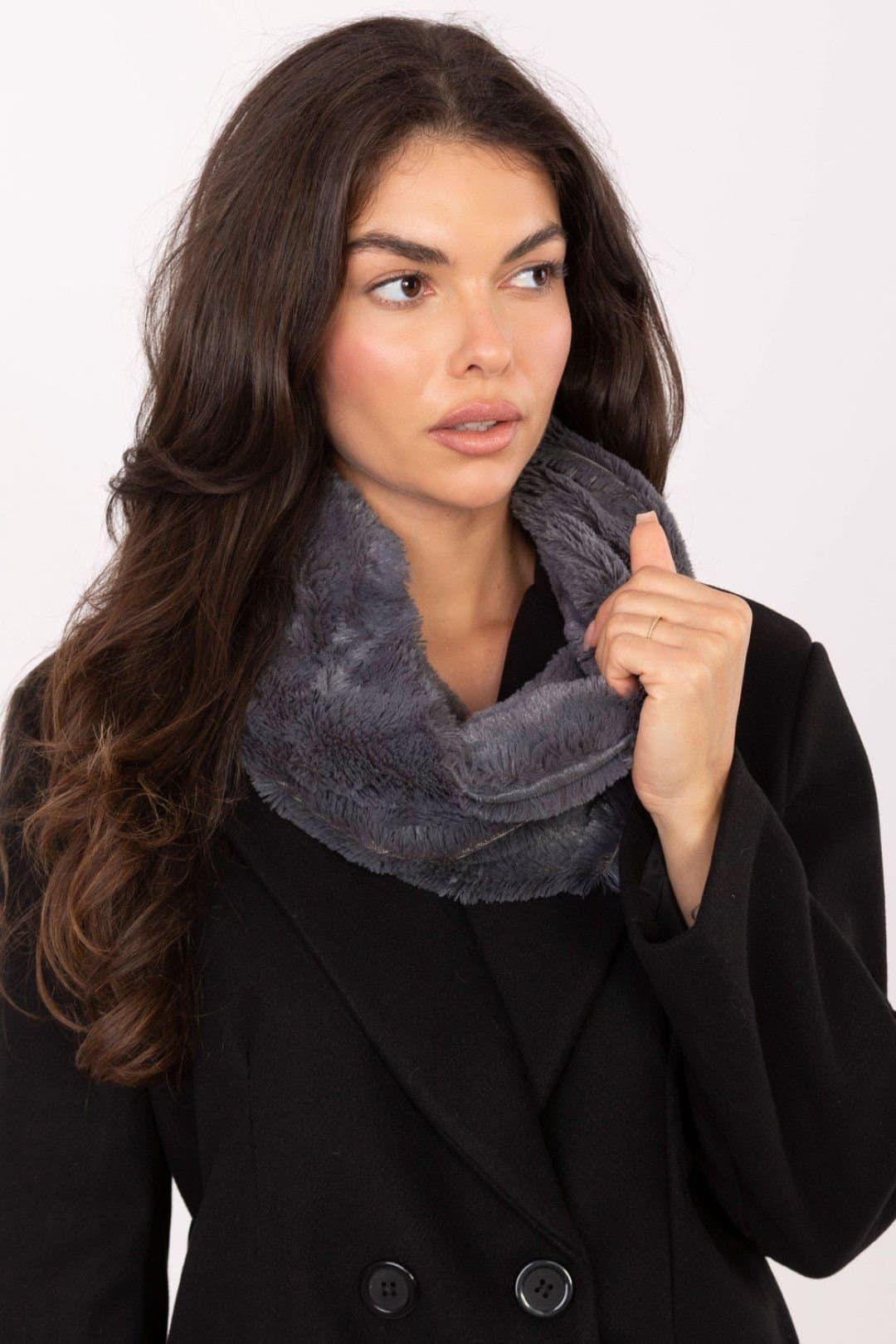 Love Lace Love Lace Women's Soft Fluffy Fur Neck Warmer Stylish Windproof Winter Cozy Scarf in Grey