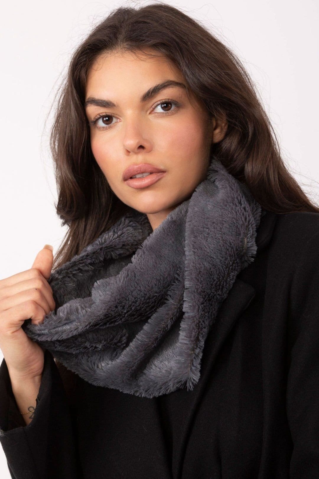 Love Lace Love Lace Women's Soft Fluffy Fur Neck Warmer Stylish Windproof Winter Cozy Scarf in Grey - 4