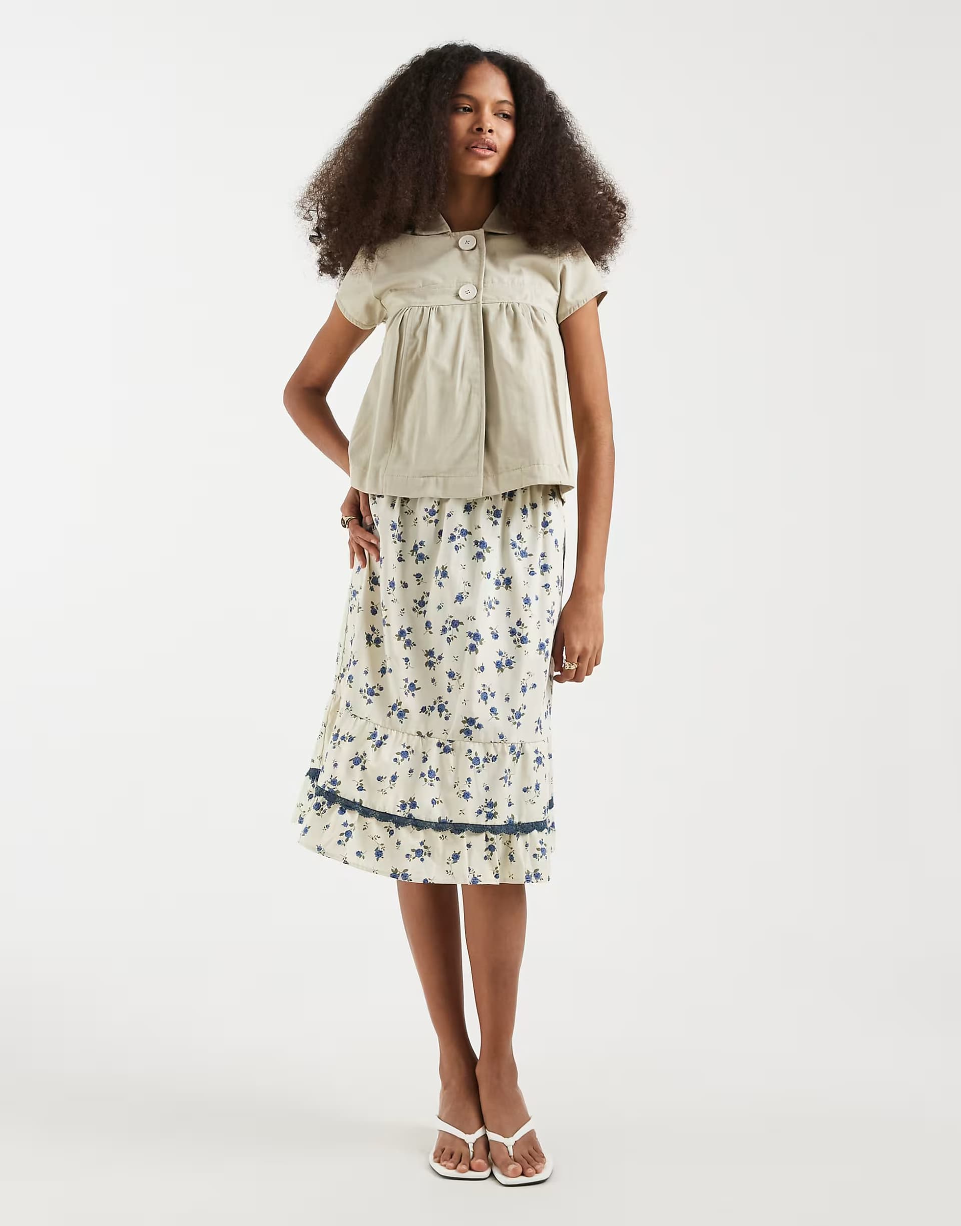 ASOS Motel Ilaria ditsy rose leaf skirt in light grey