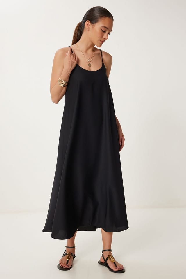 Happiness Istanbul Happiness Istanbul Women's Loose Fit Midi Dress with U Collar in Black - 3