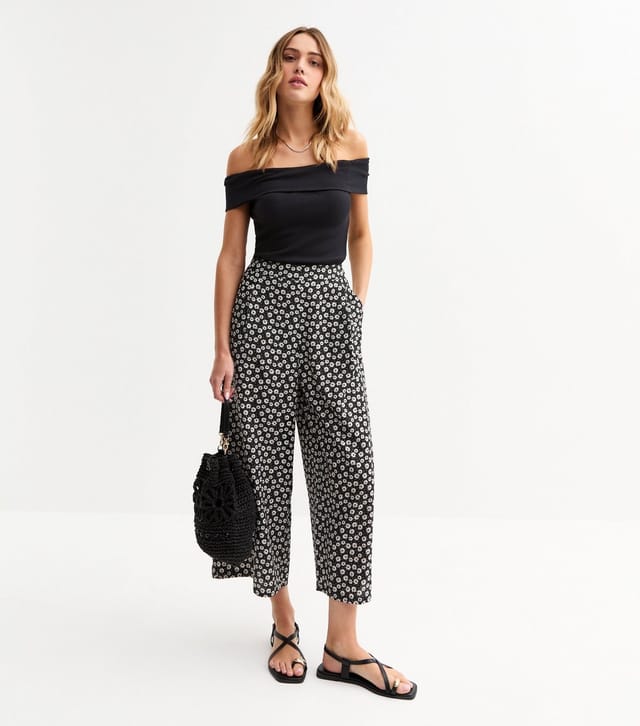 New Look Women's Black Floral Print Wide Leg Cropped Trousers New Look - 3