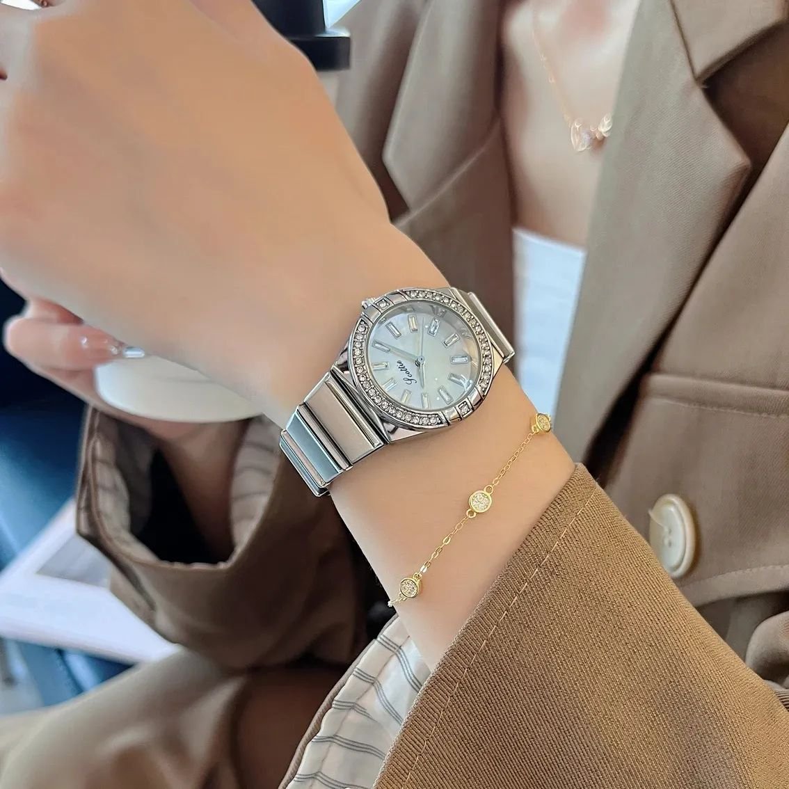 Emma Loves Diamonds Emma Loves Diamonds Women's Belgravia Watch Silver Watch Silver Dial with Silver Bracelet - 3