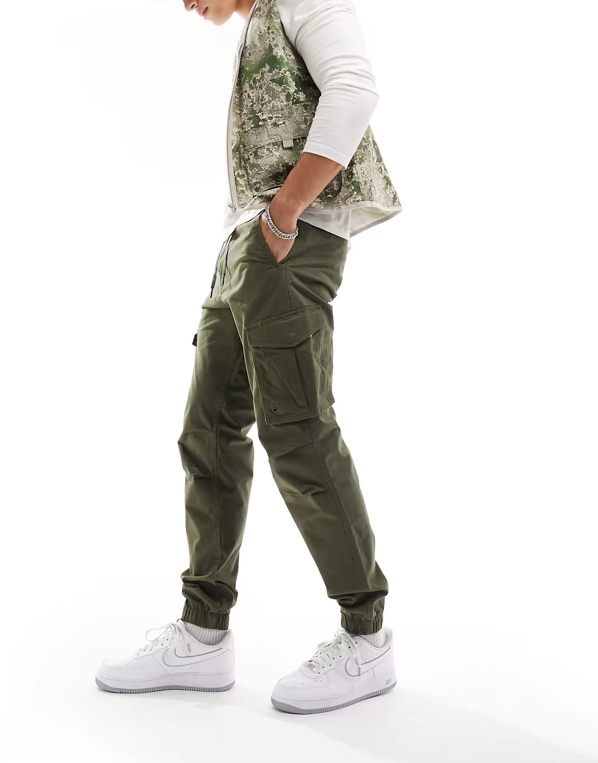 ASOS Jack & Jones tapered cuffed cargo in dark green - 1