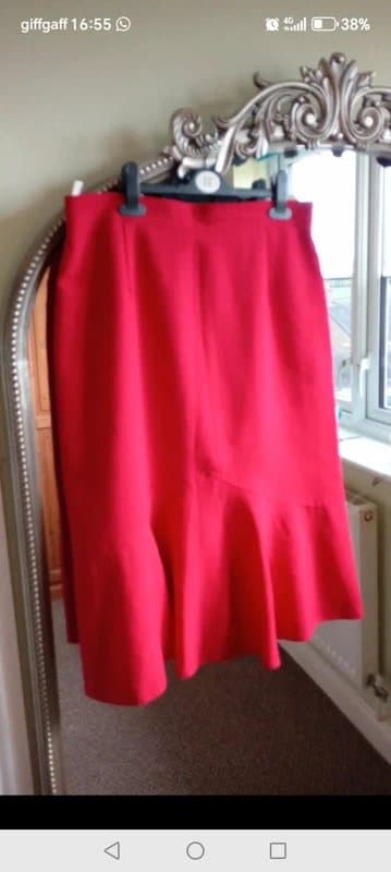 St Michael St Michael m&s ladies size 18 red floaty skirt lined