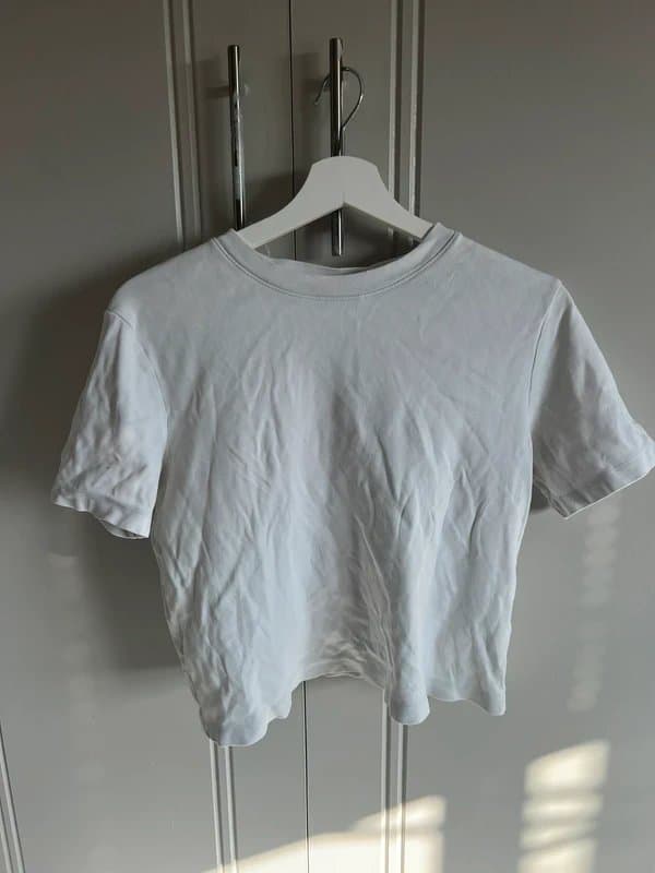 Bershka Bershka white crop t shirt