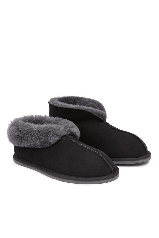 Celtic & Co Celtic & Co Men's British Shearling Bootee Slippers in Black - 3