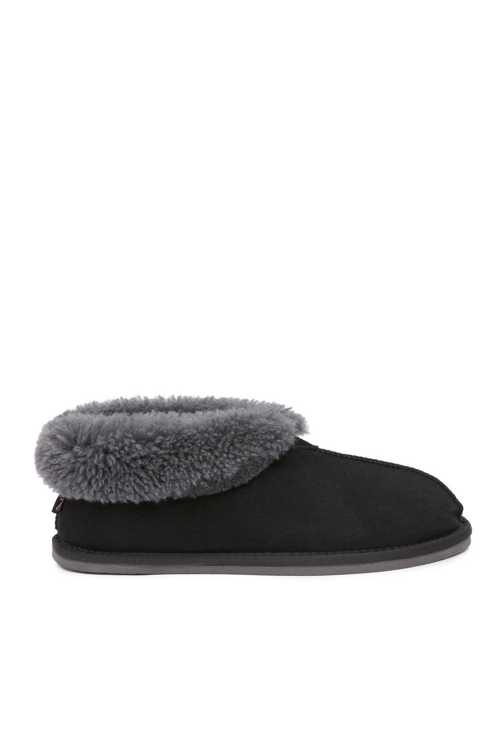 Celtic & Co Celtic & Co Men's British Shearling Bootee Slippers in Black - 4