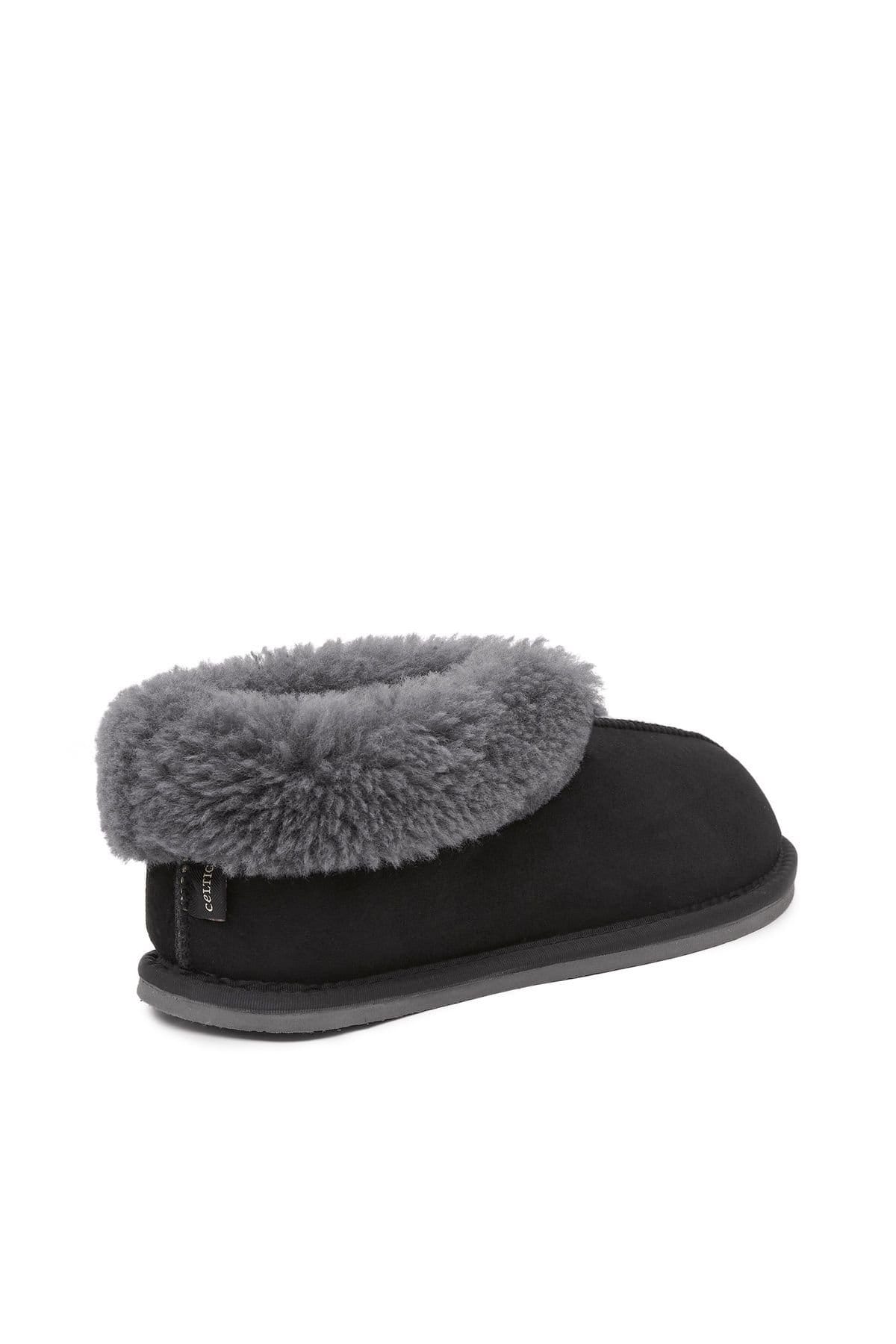 Celtic & Co Celtic & Co Men's British Shearling Bootee Slippers in Black - 4