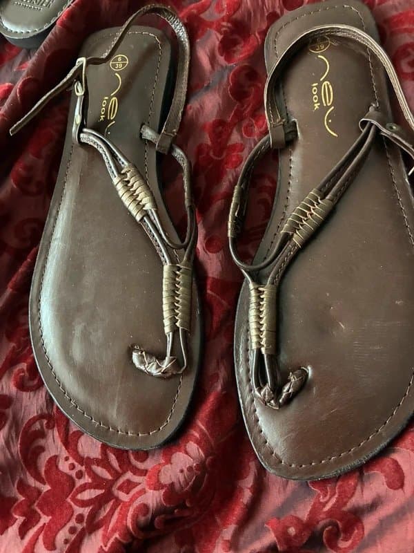 New Look New Look Brown Leather Flip Flops Size 6