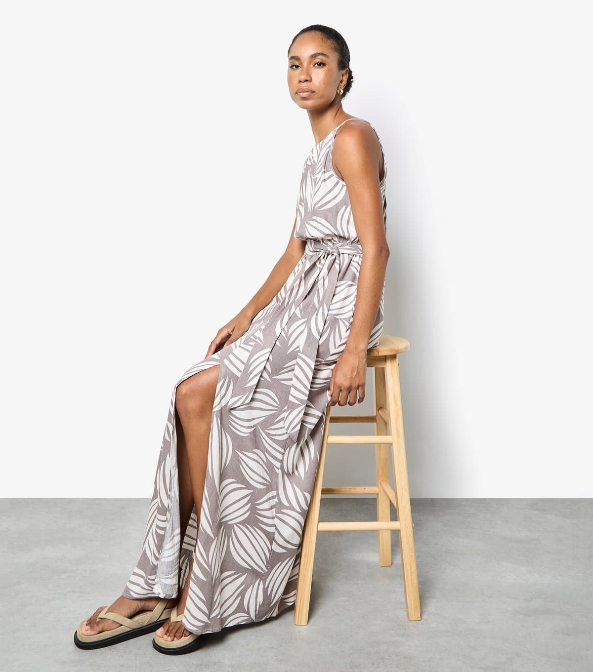 Apricot Women's Stone Oversized Shell Print Maxi Dress Apricot New Look