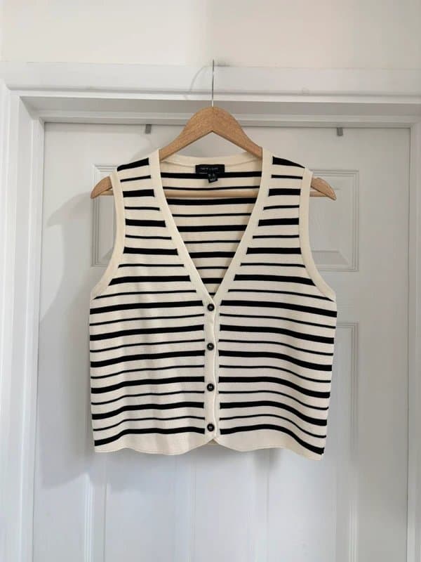 New Look Lovely Women’s New Look Cream Black Striped Fitted Knit Waistcoat Top size 14