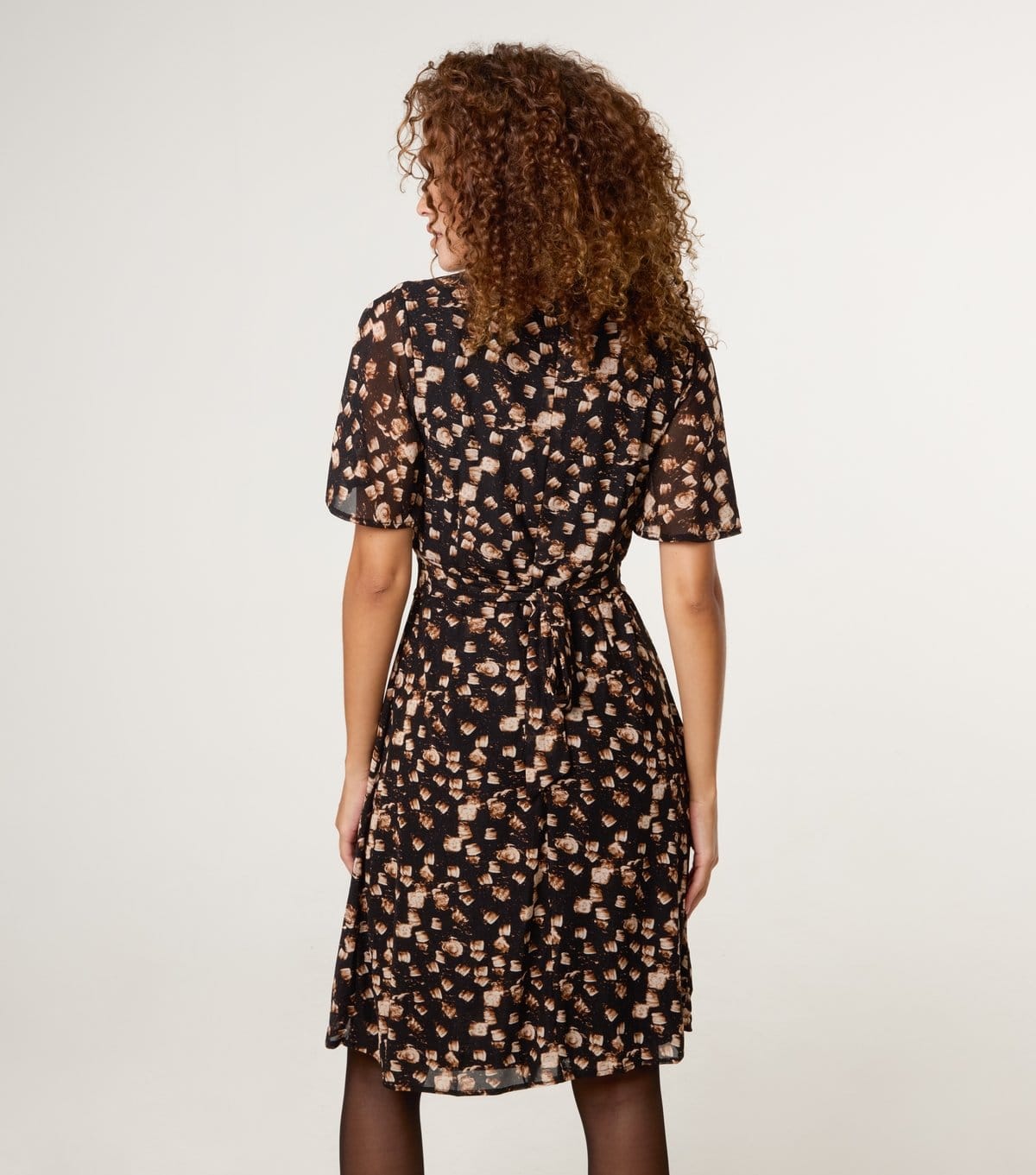 Blue Vanilla Women's Black Abstract Pattern Print Crew Neck Dress Blue Vanilla New Look - 4