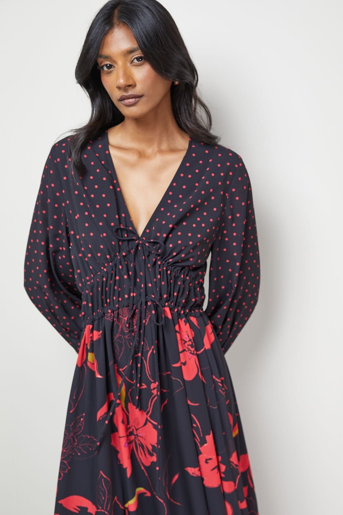 Warehouse Warehouse Women's Mixed Print Chiffon Tie Detail Midi Tea Dress in Floral - 4