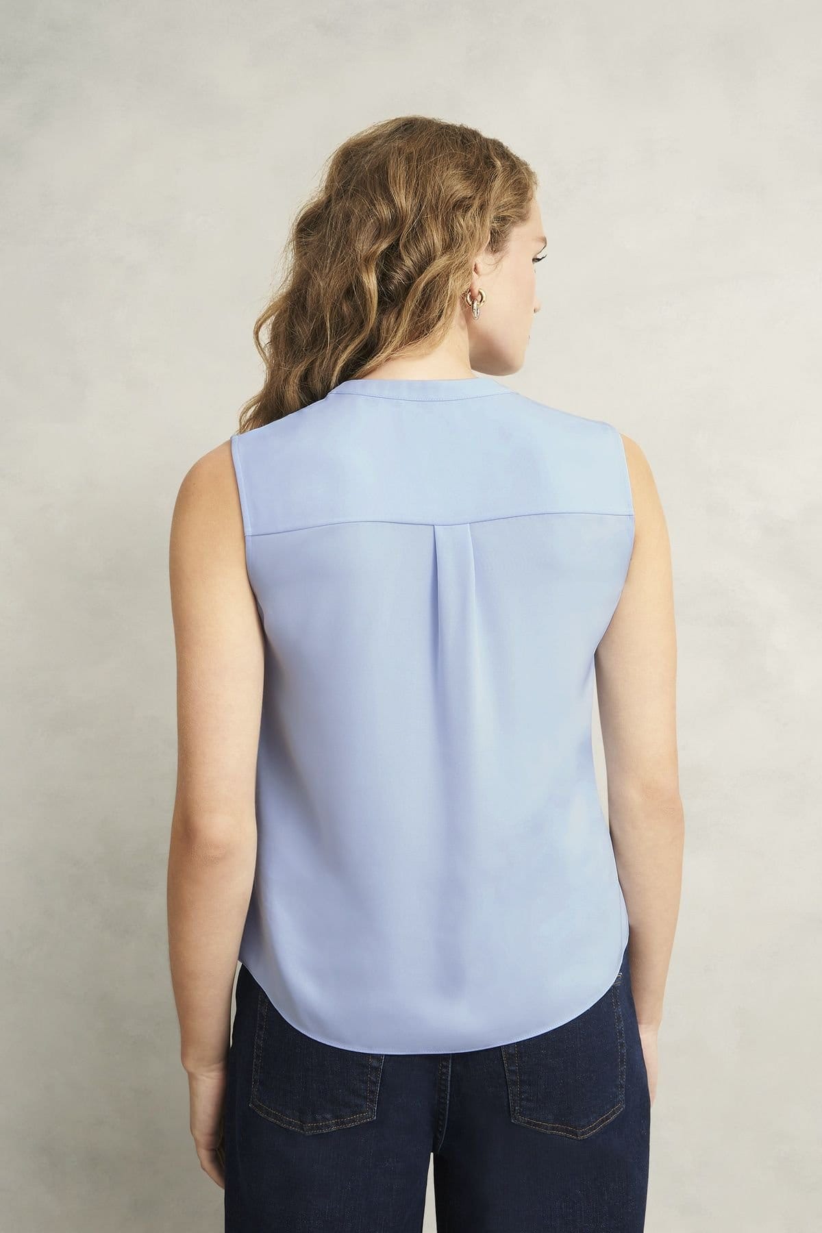 Hobbs London Hobbs London Women's Maria V-Neck Sleeveless Blouse in Baby Blue - 4