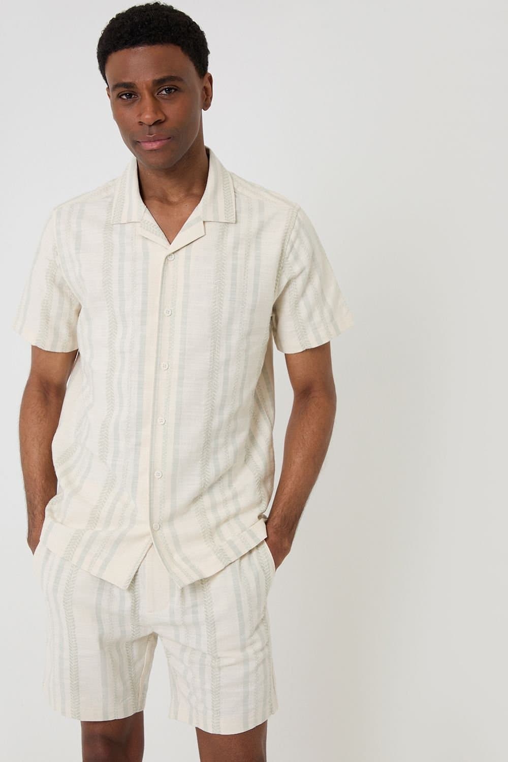 Threadbare Threadbare Men's Geometric Stripe Textured Cotton Shorts in Pale Green