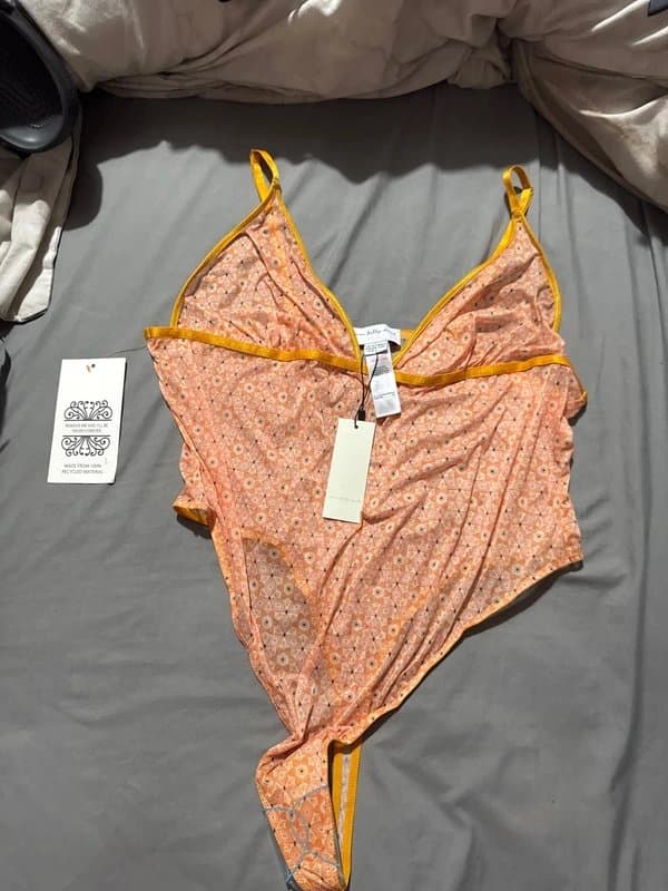 Never Fully Dressed Never fully dressed GEO bodysuit size 20