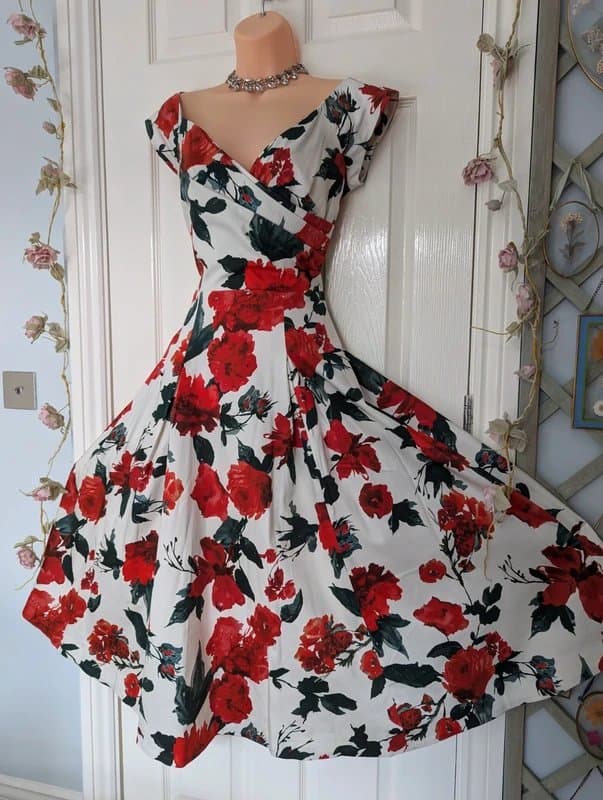 Bombshell 🌹 Bombshell London Cotswolds Roses Hourglass 1950s Vintage Style Exquisite Fit & Flare Dress 🌹