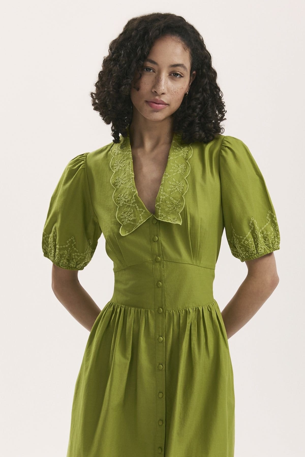 Finery London Finery London Women's Arianna Embroidered Cotton Midi Dress in Lime - 4
