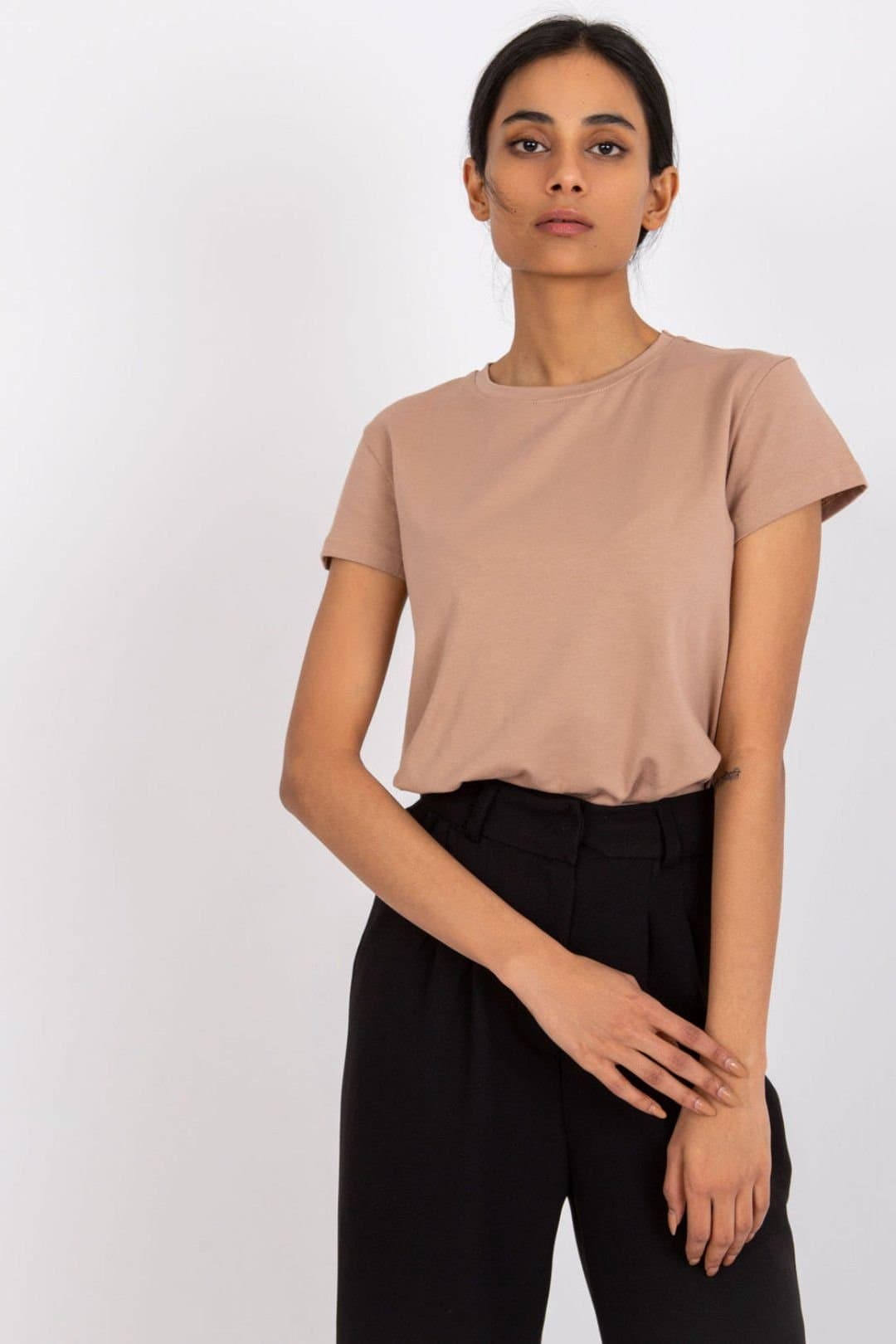 Love Lace Love Lace Women's Short Sleeve Round Neck T-Shirt in Brown
