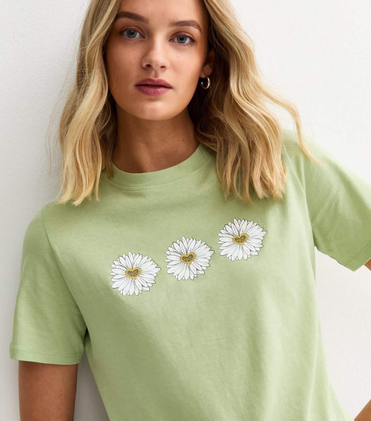 New Look New Look Light Green Daisy Print T-Shirt