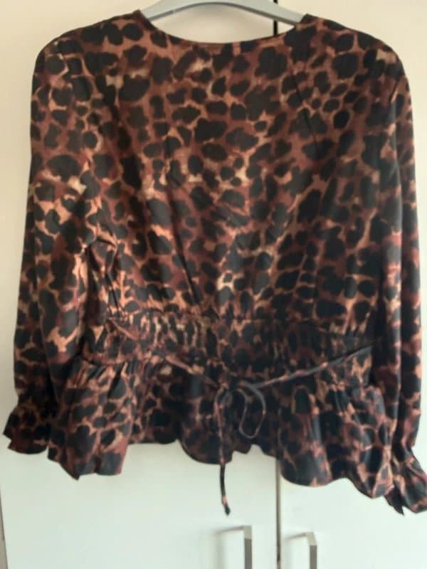 New Look Leopard print peplum blouse