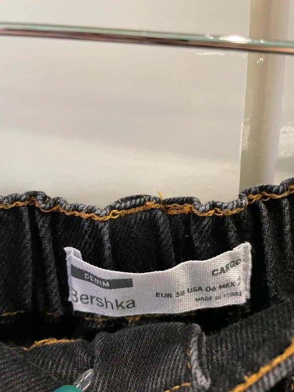 Bershka Black cargo jeans