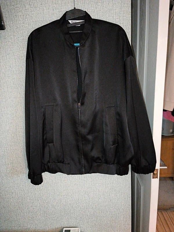 Rita Ora Rita ora zippy top.