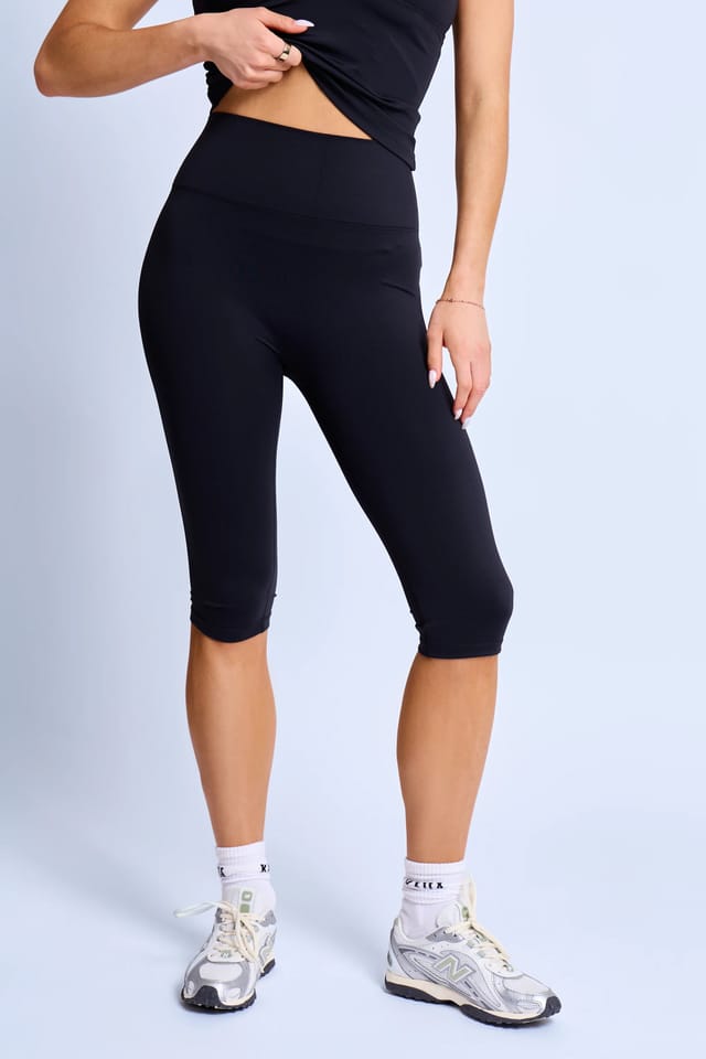 Kaiia Kaiia Sculpt Capri Leggings Black - 3