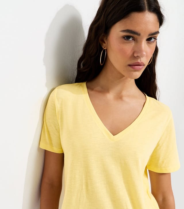 New Look Women's Light Yellow Cotton V-Neck T-Shirt New Look - 2