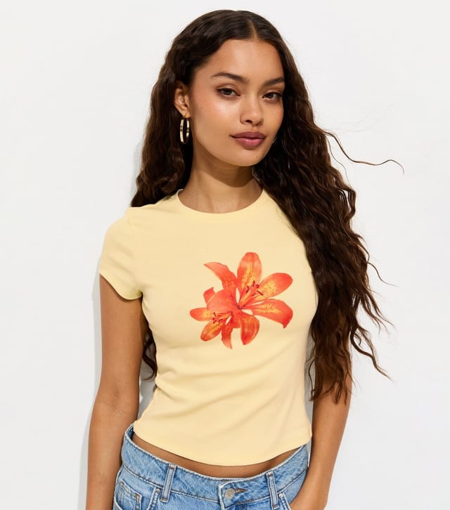 New Look Women's Petite Light Yellow Cotton Rich Tiger Lily Print Baby Tee T-Shirt New Look - 2