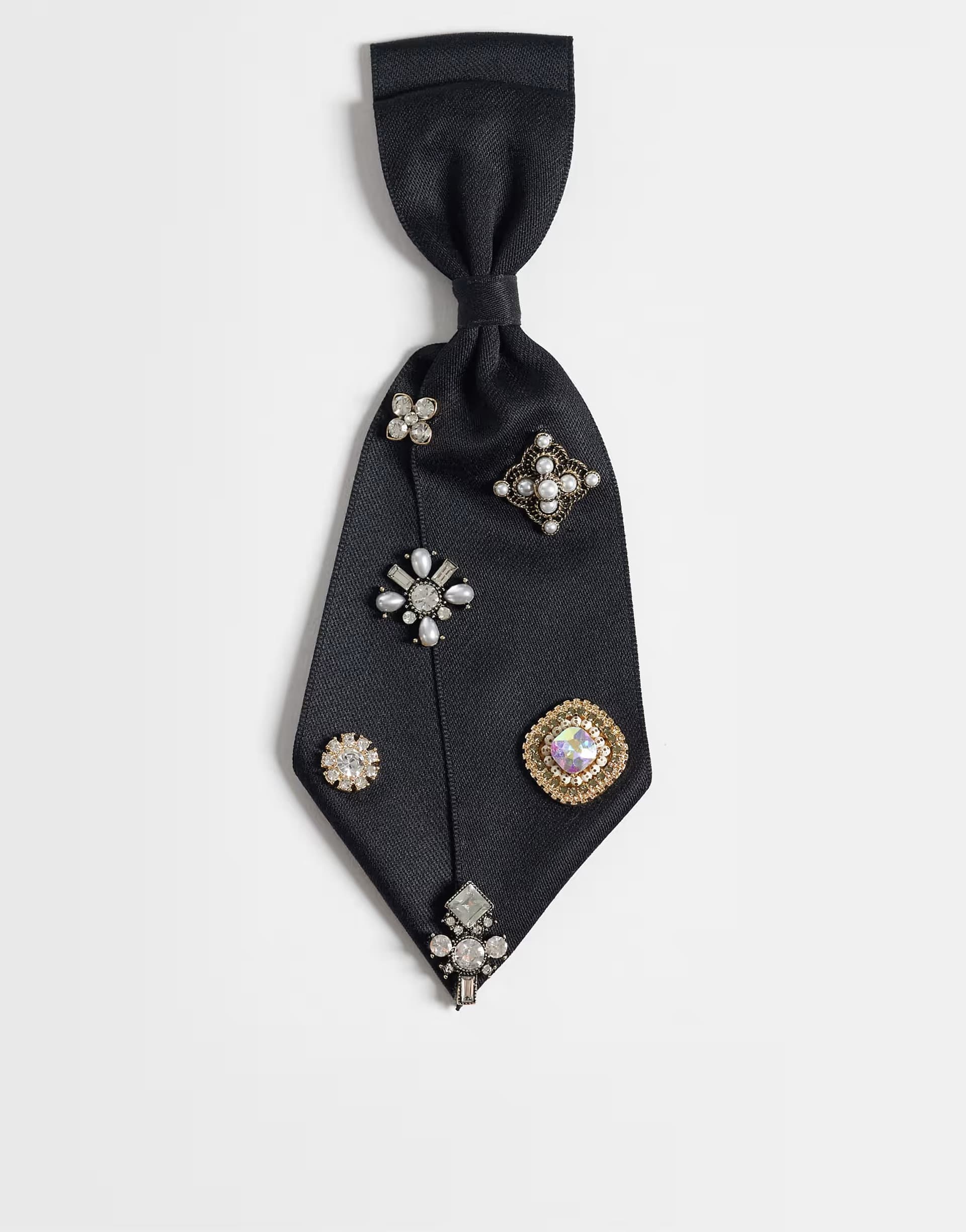 ASOS ASOS DESIGN tie-clip in black with multi vintage charms