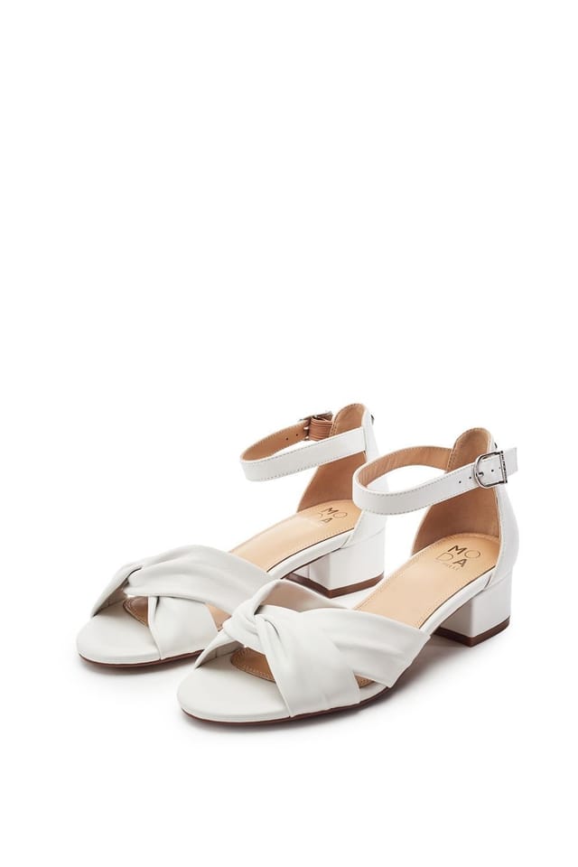 Moda In Pelle Moda In Pelle Women's 'Macadima' Leather Sandals in White - 2