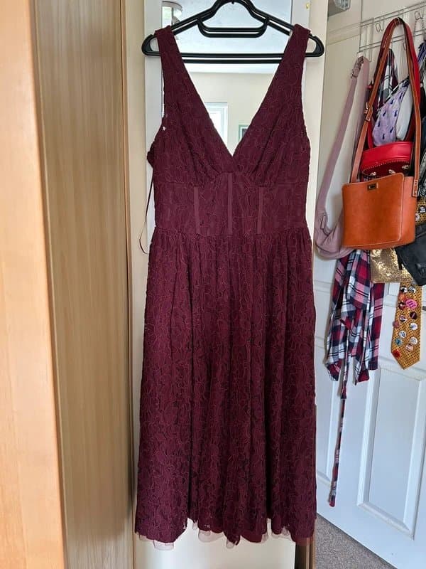 New Look Corset-style lace full skirt dress s14