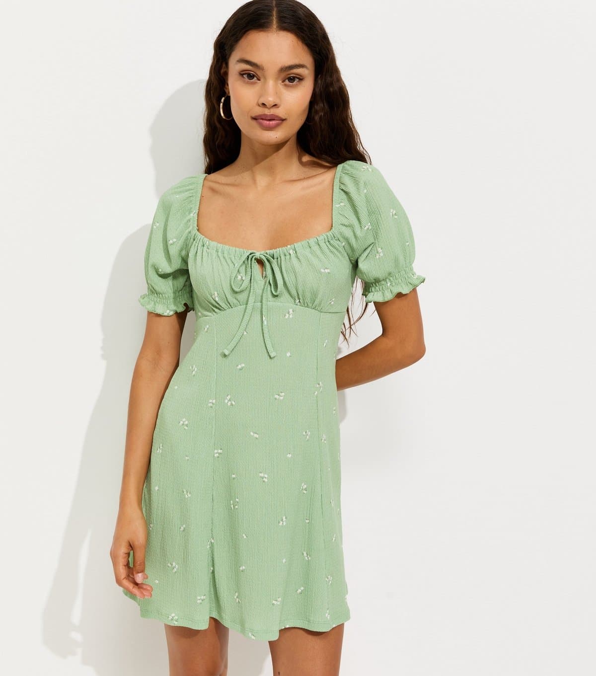New Look Women's Petite Green Ditsy Floral Print Milkmaid Crinkle Texture Mini Dress New Look