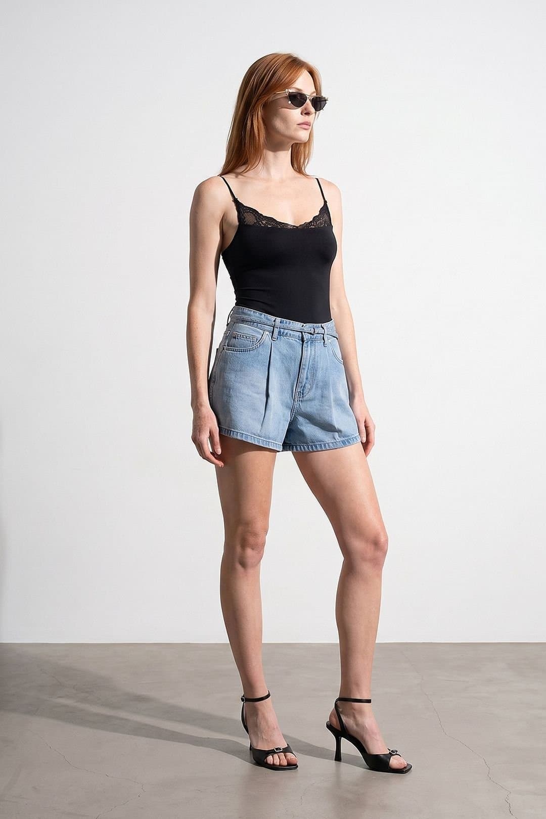 Dilvin Dilvin Women's Light Blue High-Waist Belted Denim Shorts